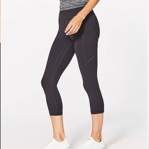 lululemon “Speed Up Crop” - black sz 10